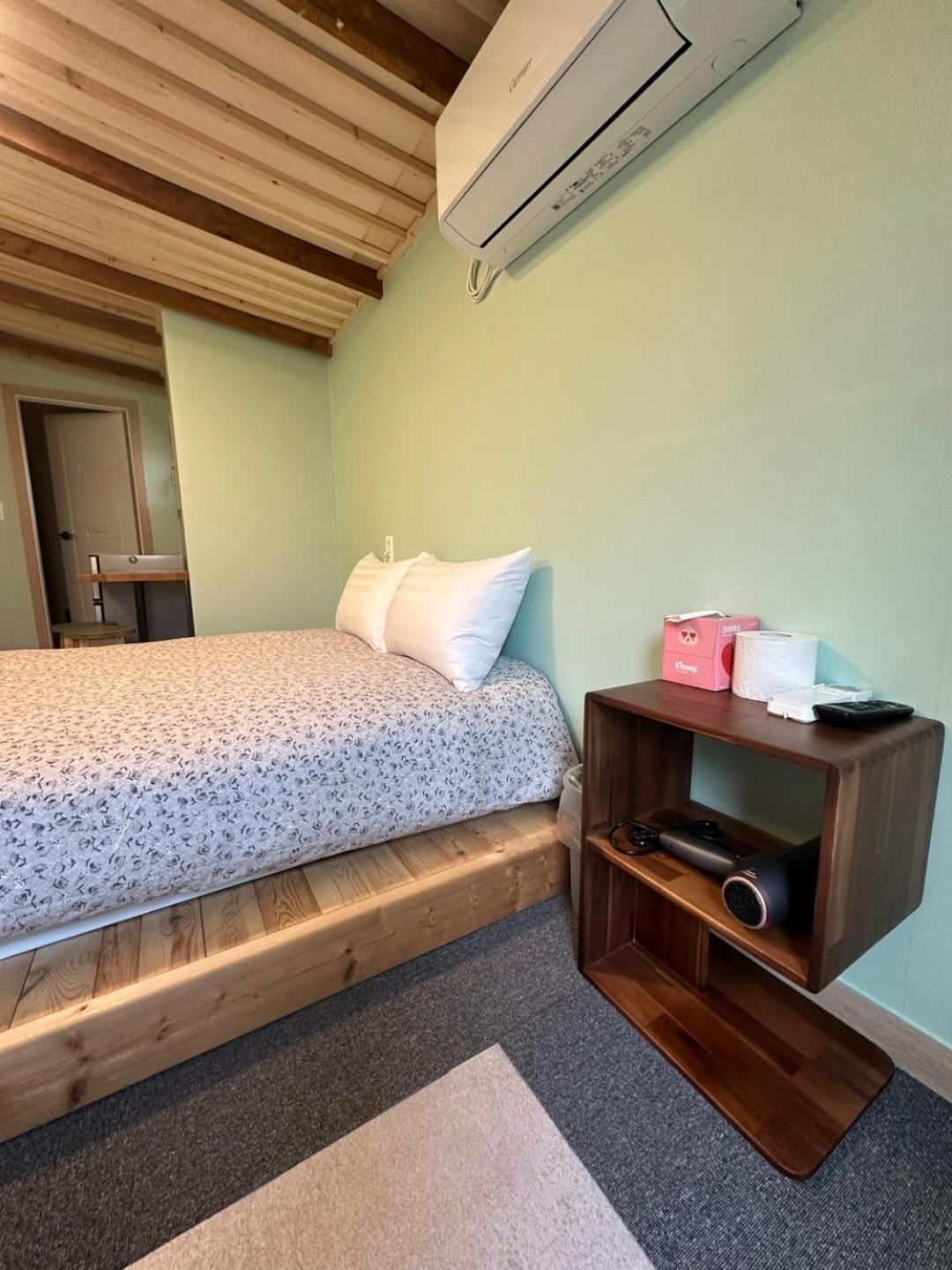 R Guesthouse Jongmyo Сеул Экстерьер фото