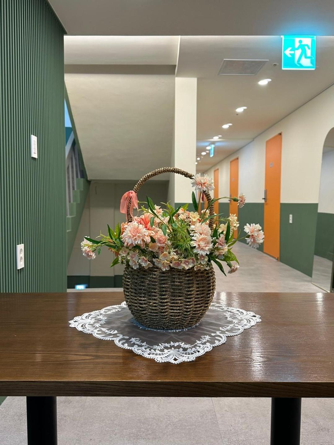 R Guesthouse Jongmyo Сеул Экстерьер фото