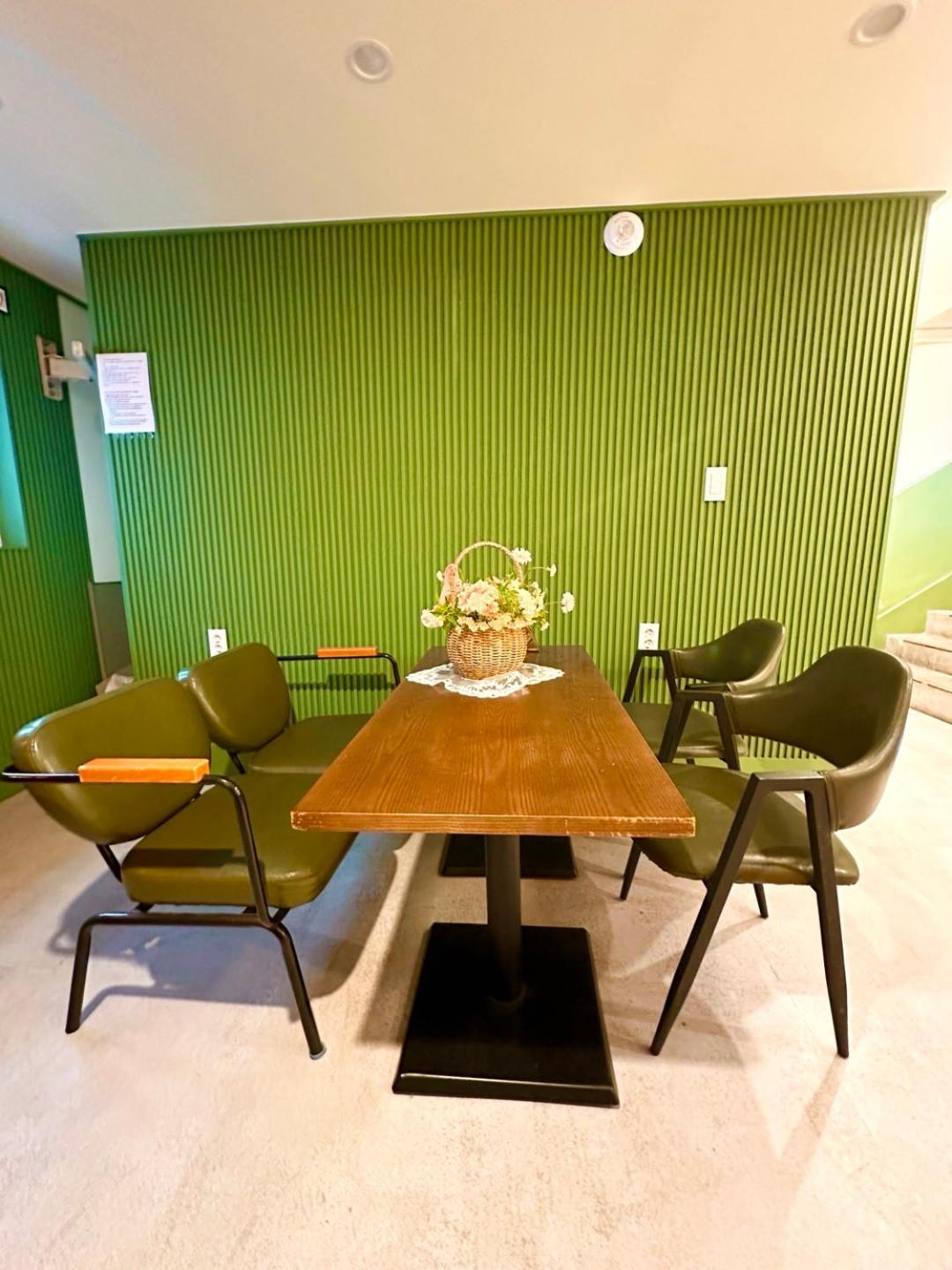 R Guesthouse Jongmyo Сеул Экстерьер фото
