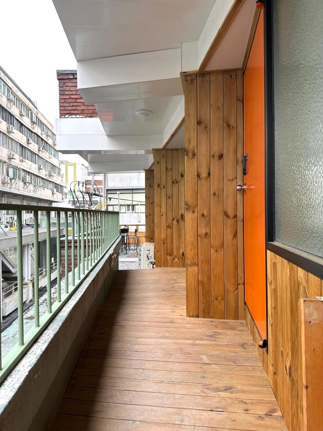 R Guesthouse Jongmyo Сеул Экстерьер фото