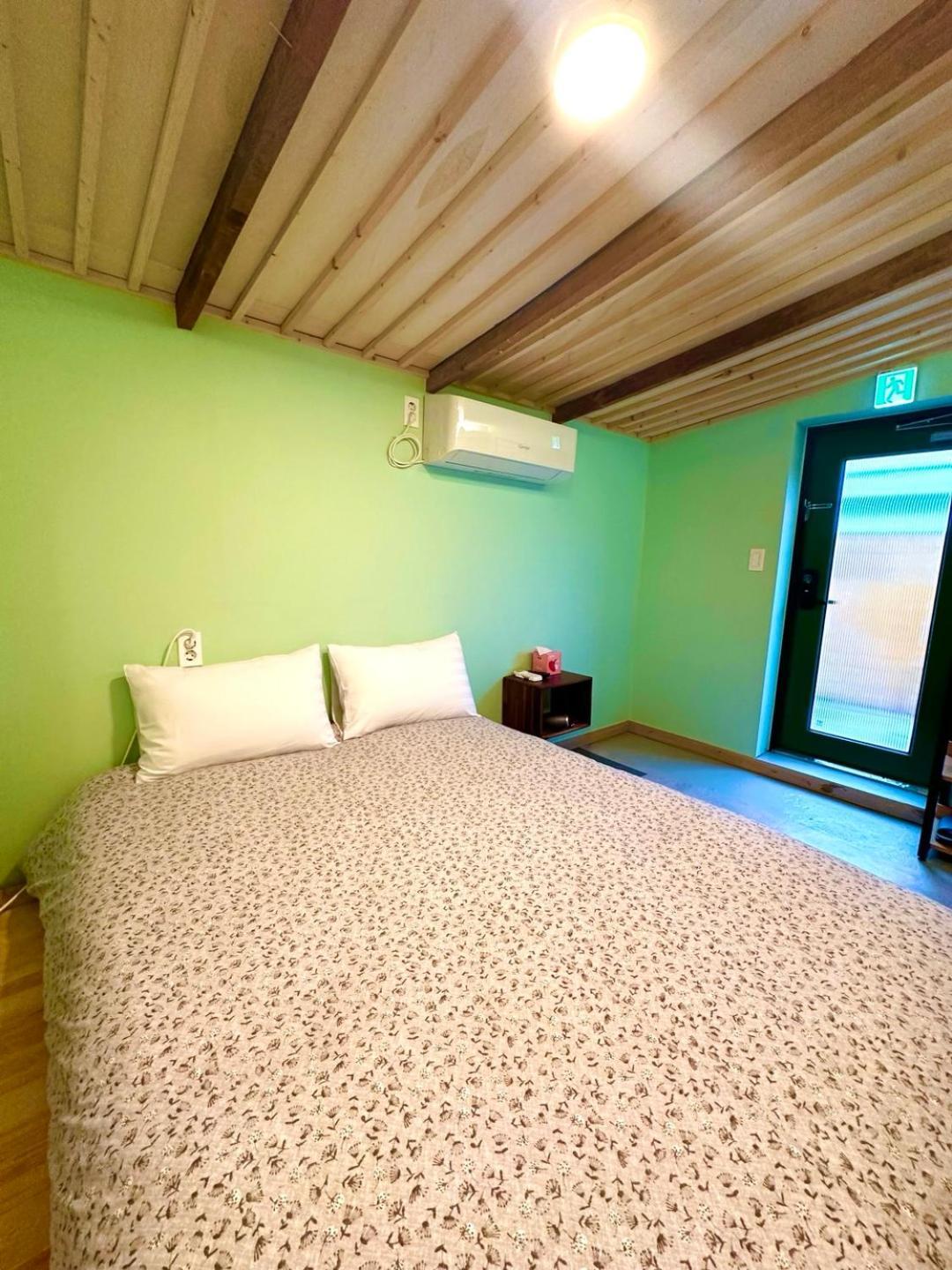 R Guesthouse Jongmyo Сеул Экстерьер фото