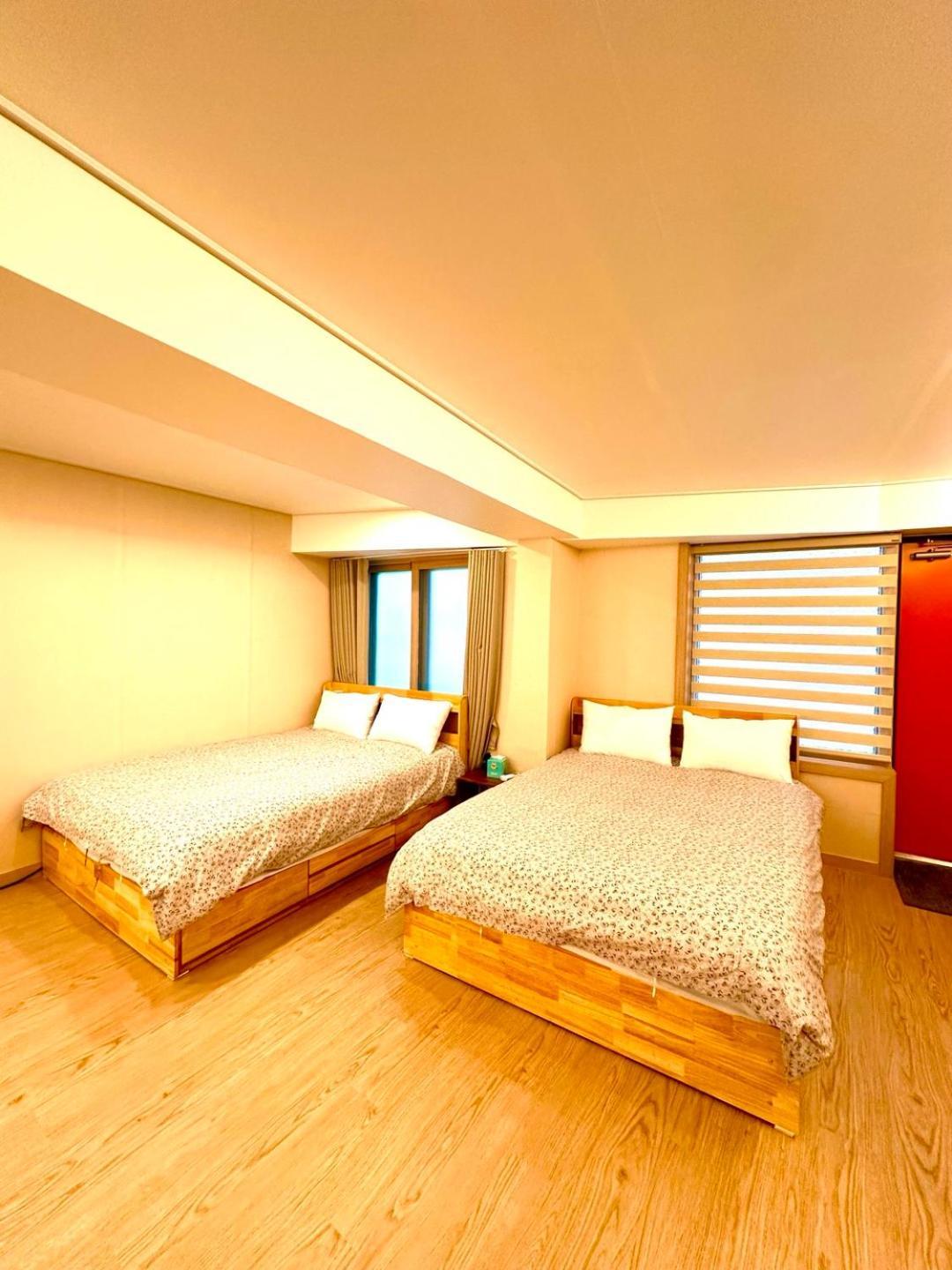 R Guesthouse Jongmyo Сеул Экстерьер фото