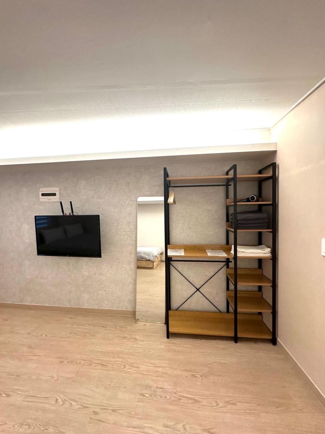 R Guesthouse Jongmyo Сеул Экстерьер фото