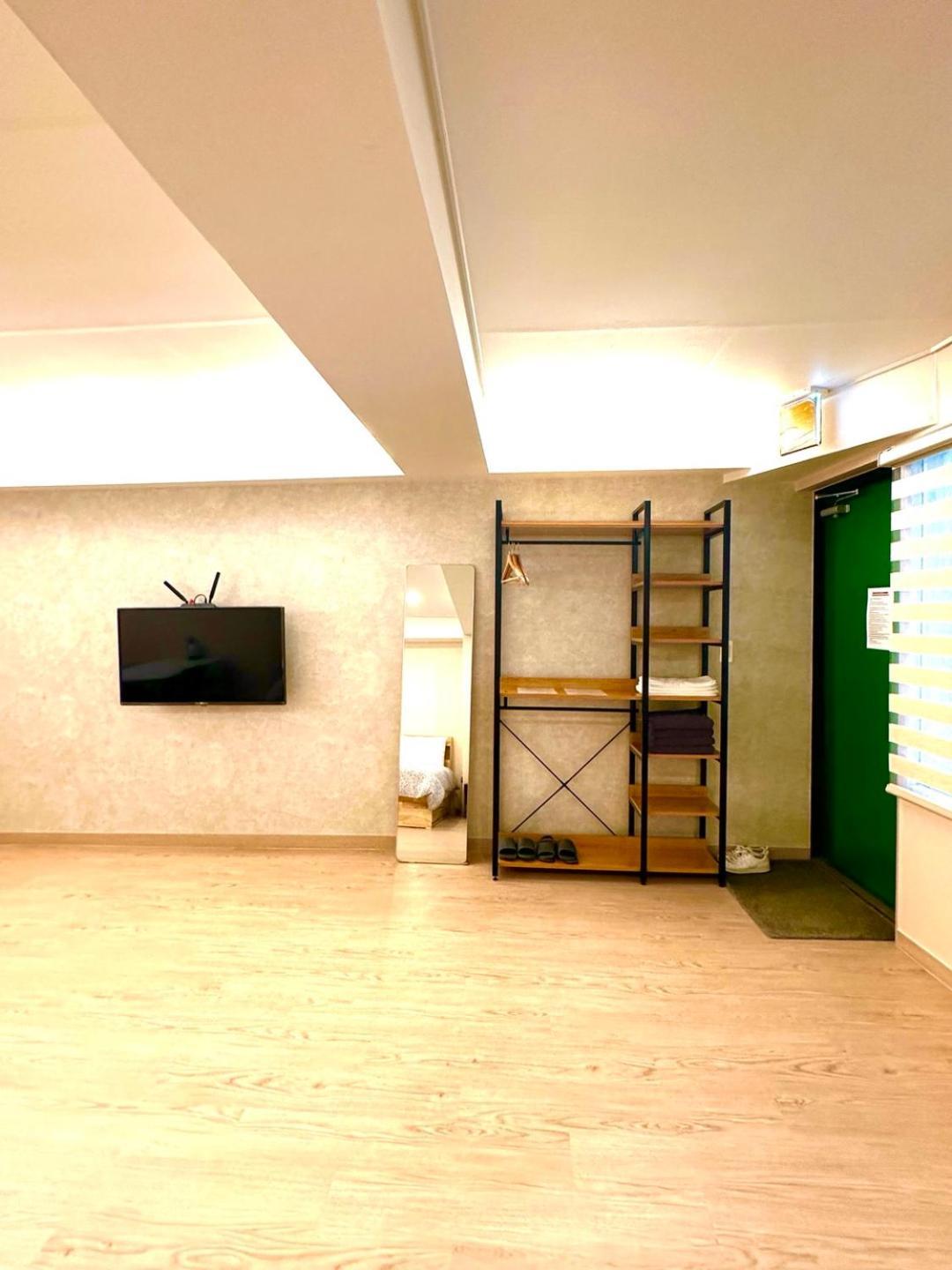 R Guesthouse Jongmyo Сеул Экстерьер фото