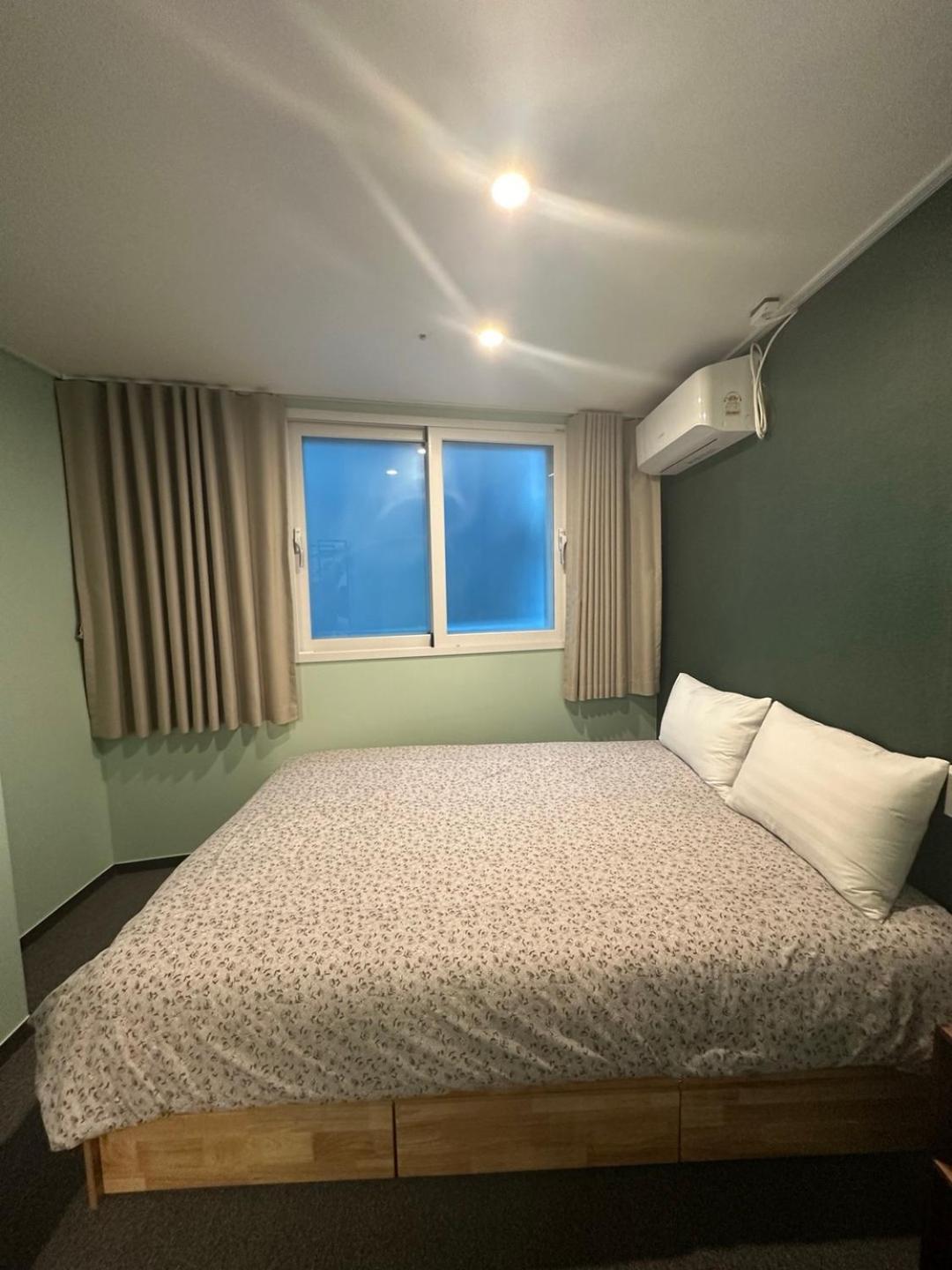R Guesthouse Jongmyo Сеул Экстерьер фото