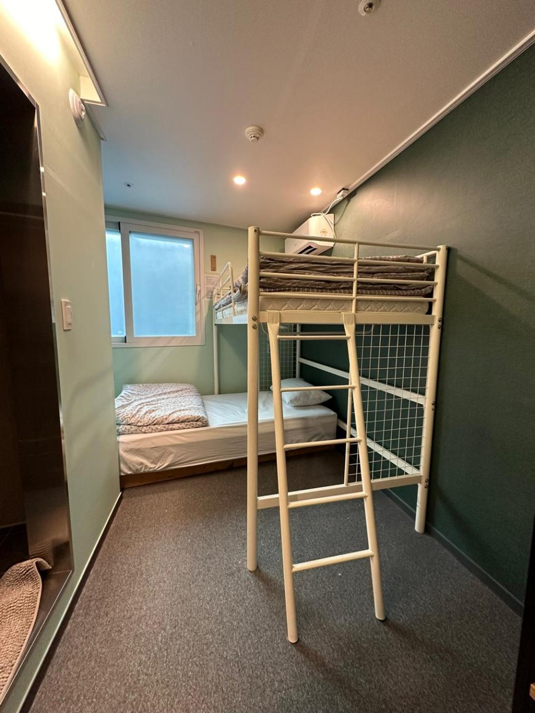R Guesthouse Jongmyo Сеул Экстерьер фото